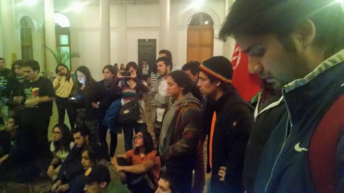 Estudiantes se toman Casa Central de la U de Chile liderados por su Pleno de Federación