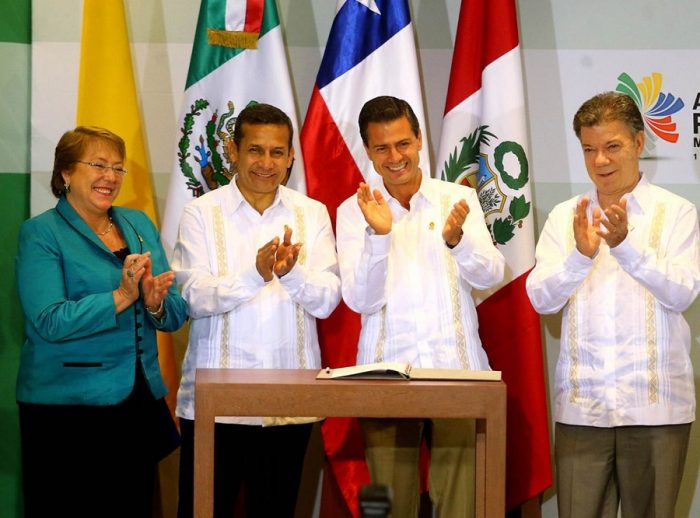 Solari, Cueto, Paulmann: los nombres entre los más de 50 empresarios que acompañan a Presidenta Bachelet a cumbre Alianza del Pacífico en Perú