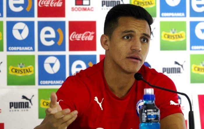 Alexis Sánchez llama a la calma y minimiza lío con Díaz
