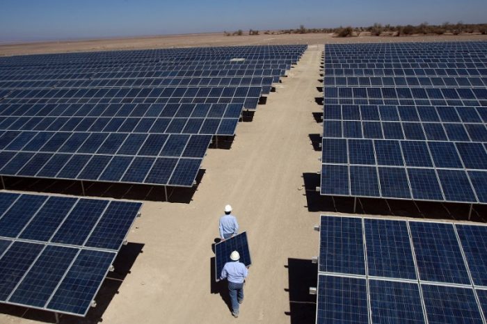 Energías renovables superan a combustibles fósiles con auge solar
