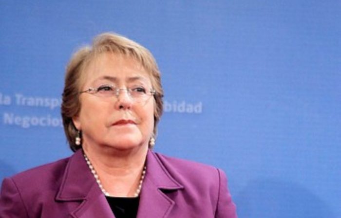 Bachelet toca su mínimo histórico: 24% de aprobación