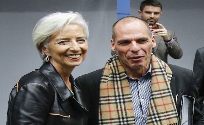 FMI sincera las cifras: Grecia necesita una financiamiento extra de 50.000 millones de euros, deslizando una eventual reestructuración