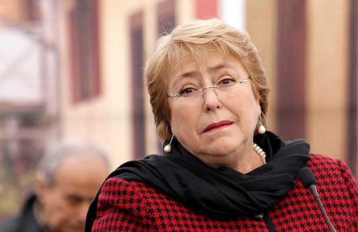 Mayo negro para Bachelet: aprobación a la mandataria por debajo del 30 por ciento