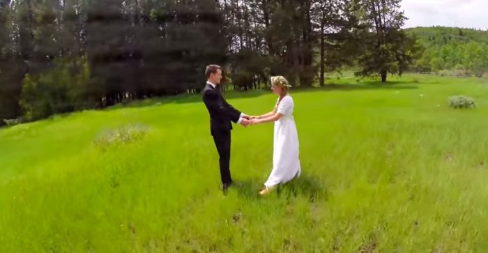 [Video] Drone arruinó la hermosa escena de este matrimonio