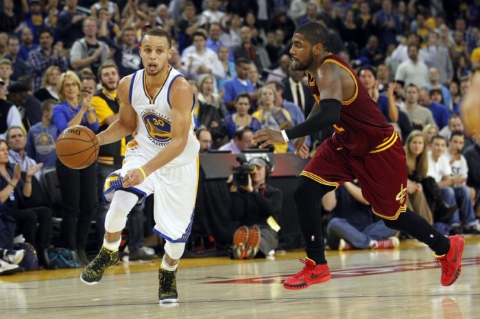 Finales de la NBA: Warriors se lucen y ganan primer duelo a los Cavs