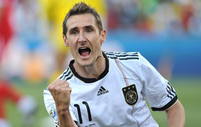 Efemérides: nacen Wynalda y Klose, y el Valencia golea al Real Madrid (videos)