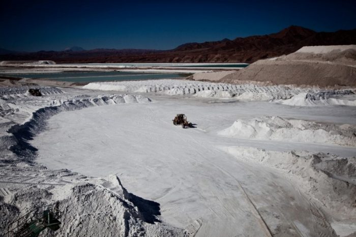 La estrategia de Corfo para meterle competencia a SQM en el Salar de Atacama se empantana