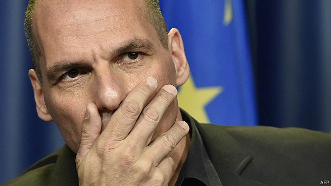 Ministro de finanzas griego dimite y da un empujón a Tsipras para facilitar un acuerdo con acreedores