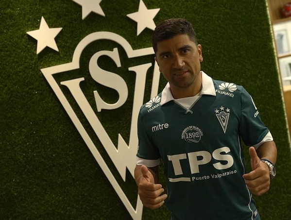 Se pone la verde: David Pizarro firmó en Santiago Wanderers