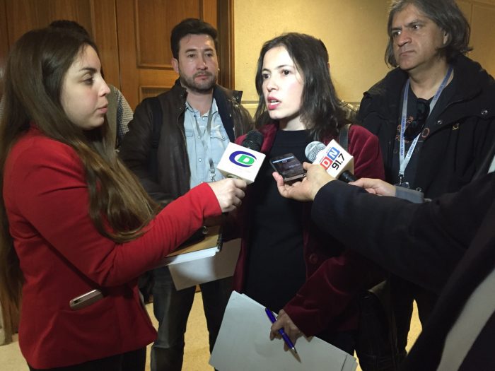 Javiera Olivares: “Precariedad en los medios de comunicación atenta no sólo contra sus trabajadores, también contra la democracia”