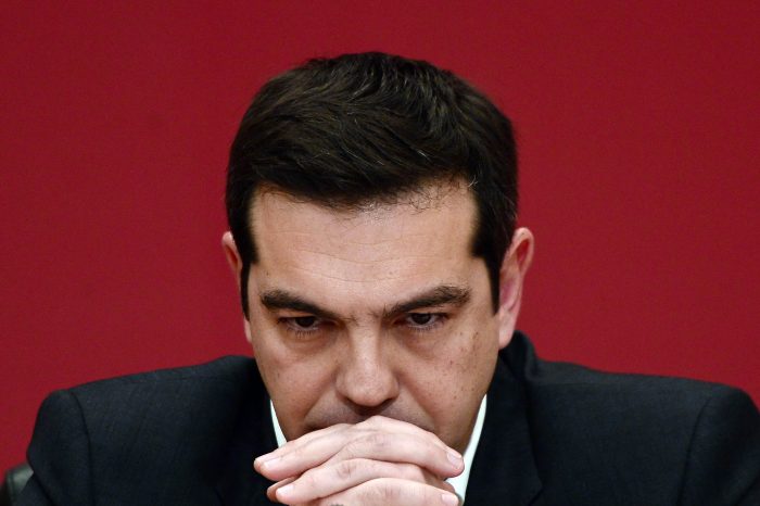La batalla que afronta Tsipras en Grecia para que se acepte la oferta europea