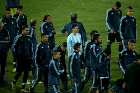 La selección argentina regresó a Buenos Aires sumida en el silencio