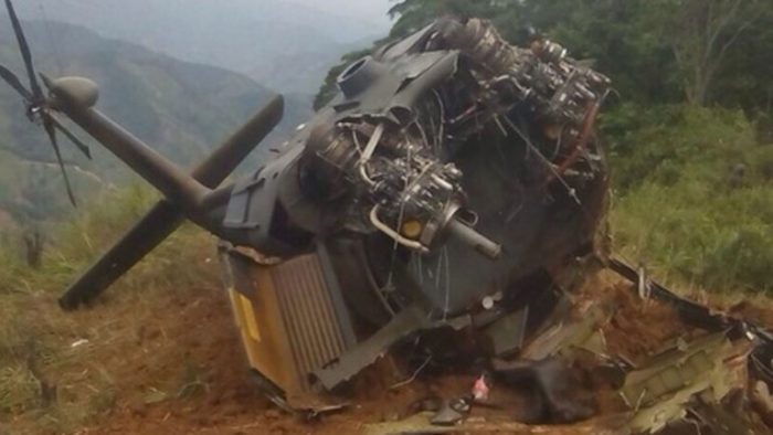 [Video] Revelan el momento exacto en que helicóptero del ejército colombiano estalló al aterrizar en un campo minado de las Farc