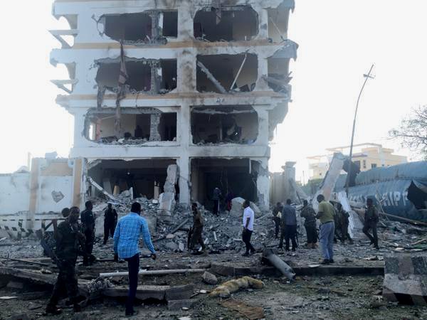 Trece muertos deja ataque de Al Shabab contra hotel en Somalía