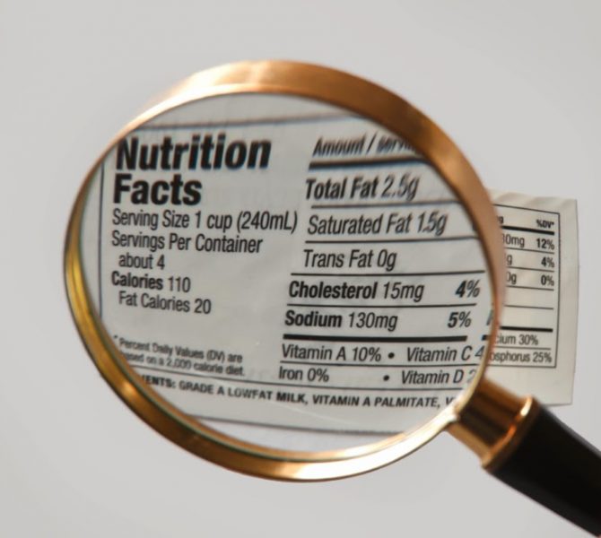 A propósito de la ley de etiquetas, compañías de alimentos tienen más recursos que defensores de la salud en debate sobre pautas de nutrición