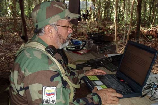 Correos electrónicos dan cuenta del estrecho vínculo entre las FARC y el PC