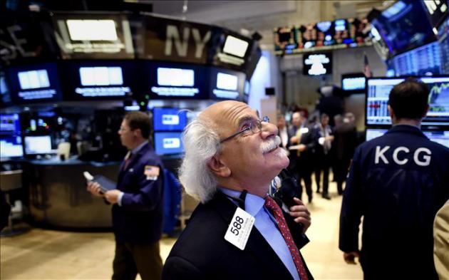 Wall Street cerró con fuertes pérdidas arrastrado por el Deutsche Bank