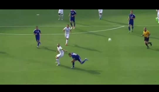 [Video] La extraña agresión de Ibrahimovic a Terry en el partido amistoso entre el Chelsea y el PSG