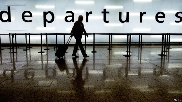 Refugiadas sirias «atrapadas» en aeropuerto de Santiago logran ingresar al país