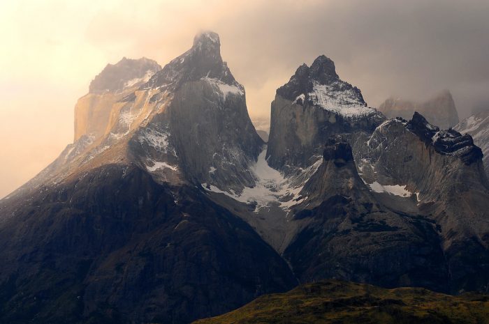 Fallo de la Corte Suprema condena a turista que provocó incendio en Torres del Paine a pagar indemnización