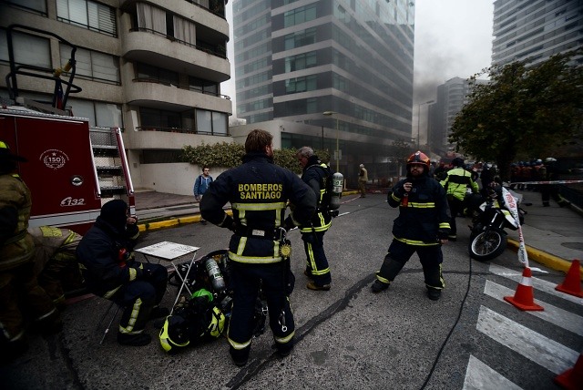 Bomberos concurre a emergencia por fuego en sección de Anatomía de la UC