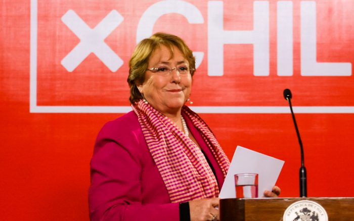 Bachelet a lo Pilar Sordo: pasa video motivacional y apela a que Nueva Mayoría no la deje sola