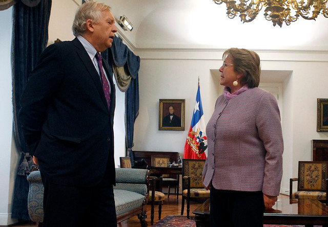 Encuesta Cadem: sólo 10% de los chilenos cree que hay que seguir con las reformas tal cual están