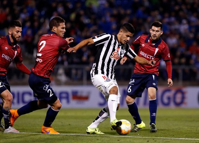 U. Católica cayó en casa ante Libertad por Copa Sudamericana