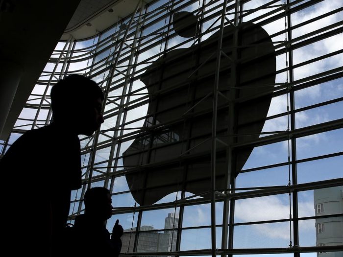 Utilidades de Apple se desinflan pese a que ventas de iPhones superaron las expectativas del mercado