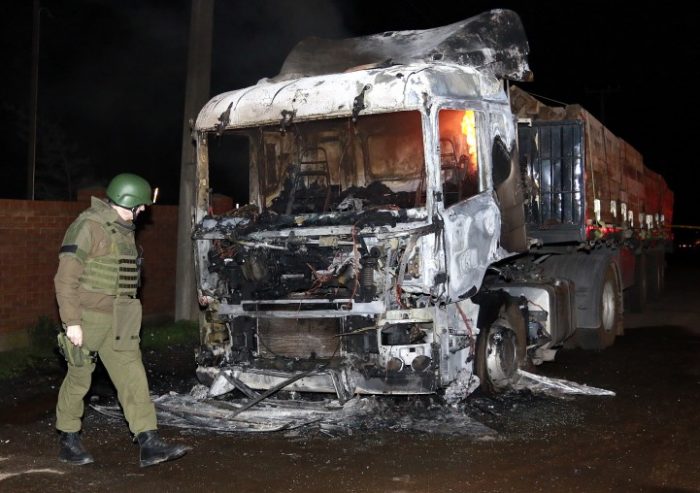 Ataque incendiario afecta a dos camiones en la región de La Araucanía