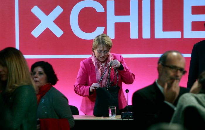 Organizaciones sociales piden a Bachelet que «realismo sin renuncia» no sea un freno a reformas