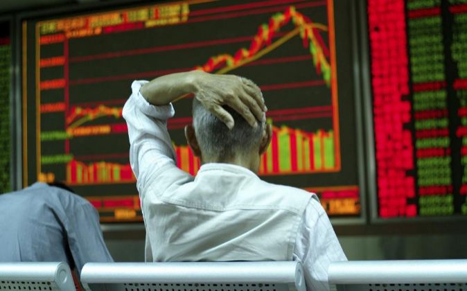 Bolsa de Shanghái se hunde un 6,42 % y pierde un cuarto de su valor en lo que va de 2016