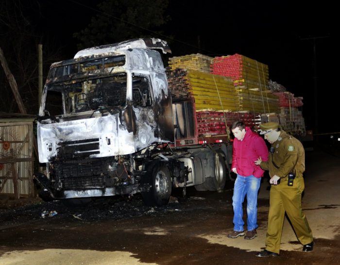 Nuevo ataque a camiones en La Araucanía: Gremio amenaza con estacionar vehículos en La Moneda si no mejoran condiciones de seguridad
