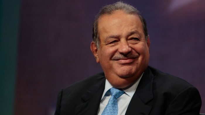 Carlos Slim avanza hacia división de su imperio con US$918 millones de bonos