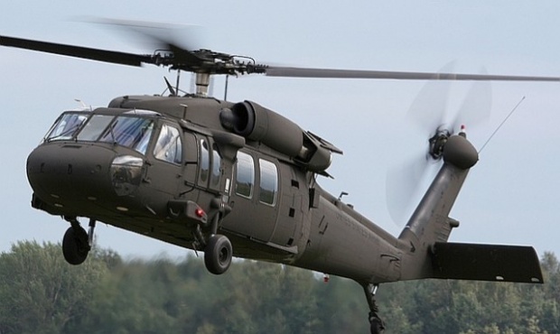 Mueren 15 policías colombianos al caer helicóptero Blackhawk en medio de operación contra banda criminal