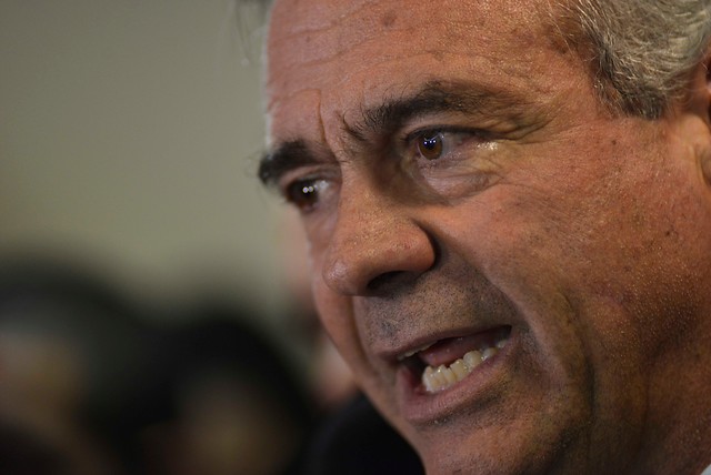 Ignacio Walker advierte que criticar a Burgos «es jugar con fuego»