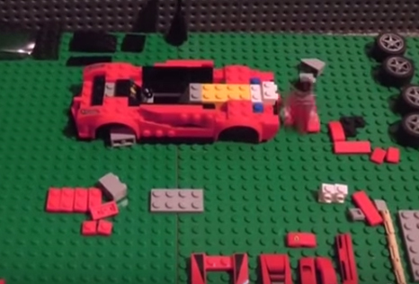 [Video] Time-lapse de hombre Lego construyendo su propio Ferrari