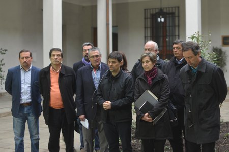 Vocero Díaz pide poner fin al ambiente de crispación política y dice que críticas de la oposición son «para la galería»