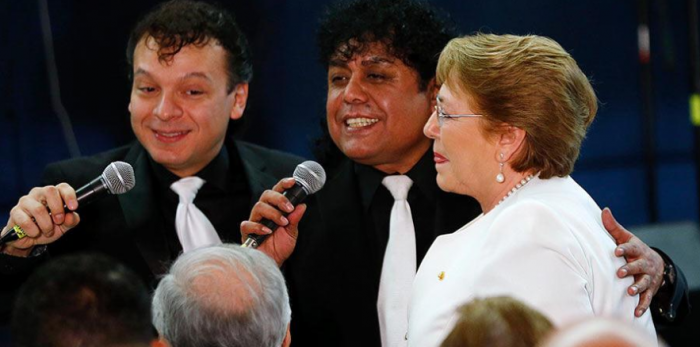 Bachelet se despide de México cantando junto a Los Ángeles Negros