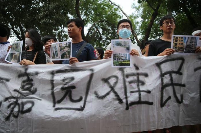 Toneladas de cianuro de sodio amenazan Tianjin y ponen en aprietos al gobierno