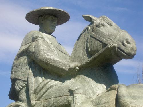 Recordamos dos partidos de la Roja y la muerte del mejor jinete del rodeo chileno