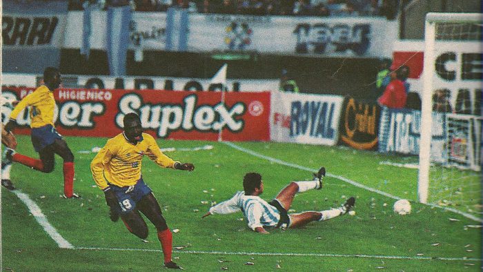 Recordamos uno de los días más tristes de la Selección Argentina y un gran triunfo de la Roja ante Colombia (videos)