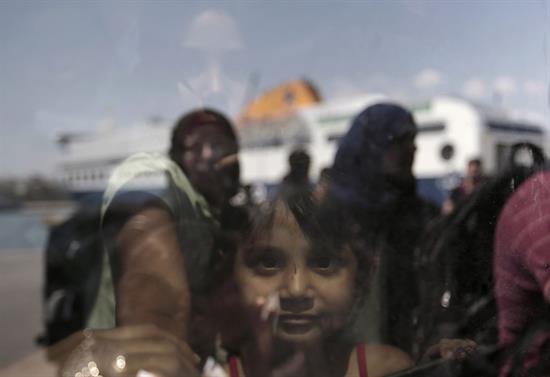 Guardacostas griegos hallan el cadáver de un niño en la isla de Agathonisi
