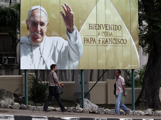 El Papa Francisco inicia su visita a Cuba y se convierte en el tercer pontífice de la Iglesia católica que llega a la isla
