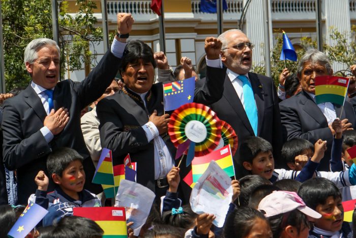 Diplomático José Rodríguez Elizondo teme que la plurinacionalidad sea funcional a la estrategia marítima boliviana