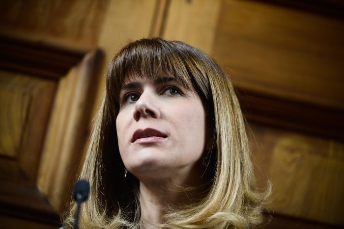 Senadores de la Nueva Mayoría se alinean con indicaciones a la reforma laboral mientras Rincón pide a empresarios que lean el texto.