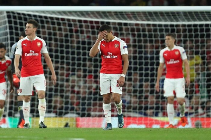 Alexis anotó en derrota del Arsenal y Ter Stegen se despidió de la titularidad del Barcelona con un nuevo error