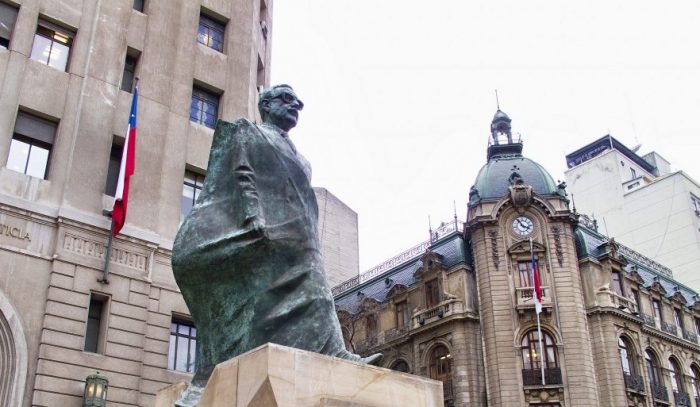 Muere Julio Stuardo, último intendente de Allende en Santiago