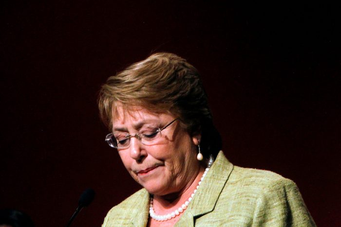 Bachelet, la Presidenta que prometió demasiado ve su popularidad desplomarse