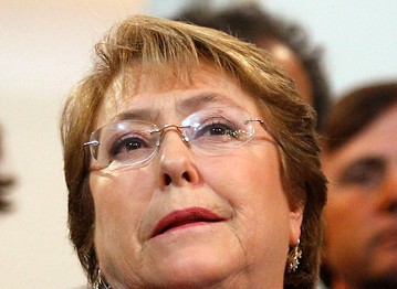 Bachelet analiza reforzar equipo jurídico en La Haya